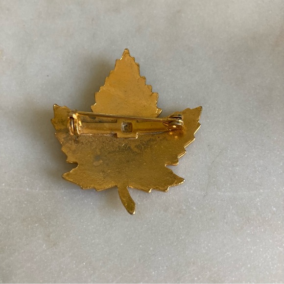 Enamel Leaf Brooch Pin - Picture 3 of 3